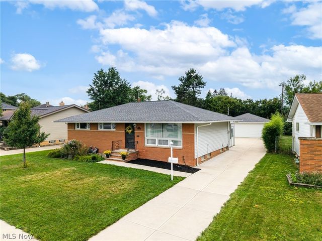 6904 Reid Drive, Parma Heights, OH 44130