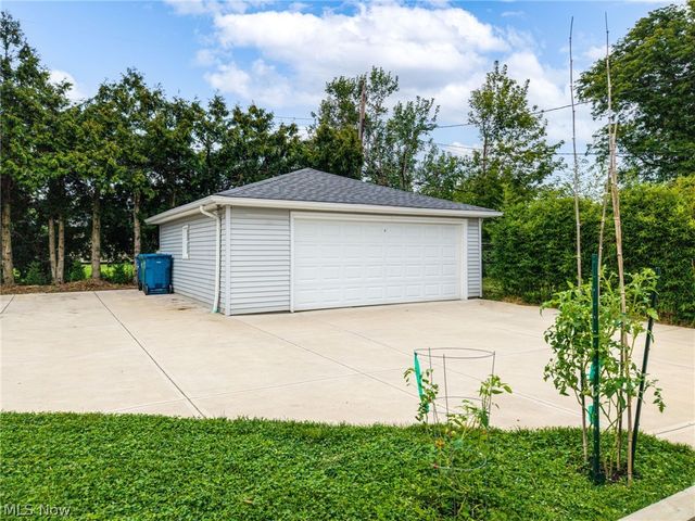 6904 Reid Drive, Parma Heights, OH 44130
