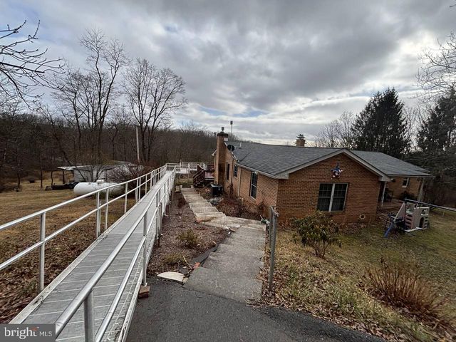 6395 SPRINGFIELD PIKE, Points, WV 25437