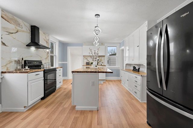 1122 S 22ND STREET, Manitowoc, WI 54220