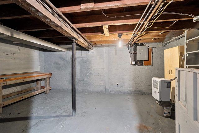 1122 S 22ND STREET, Manitowoc, WI 54220