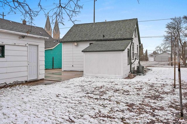 1122 S 22ND STREET, Manitowoc, WI 54220