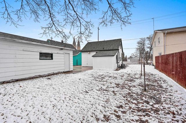 1122 S 22ND STREET, Manitowoc, WI 54220