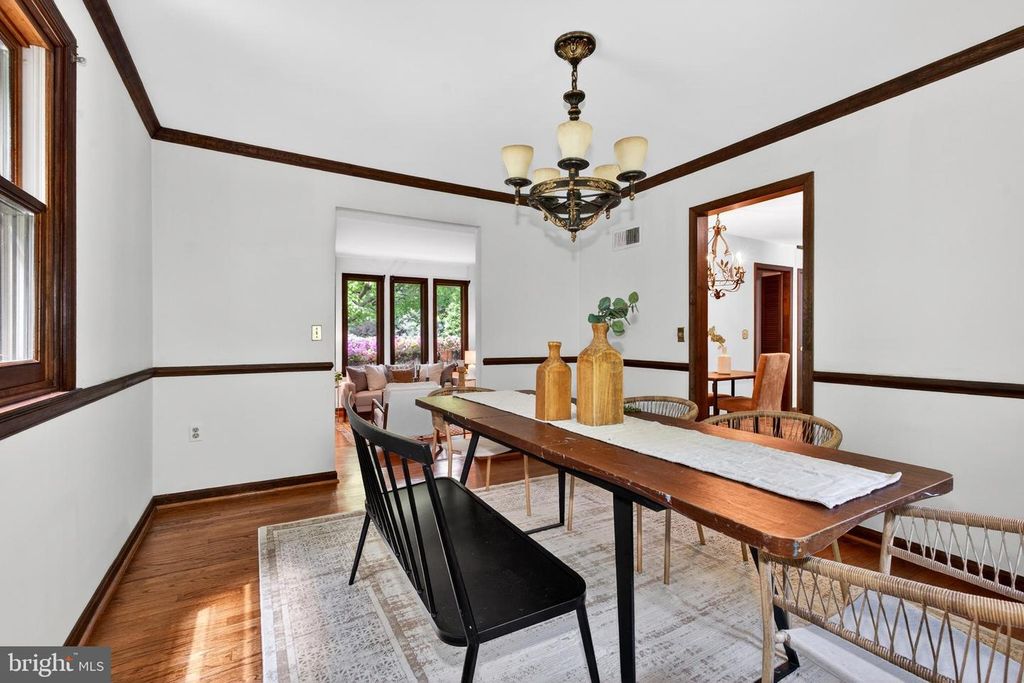 Image 13 of property listing at 17201 WHITELEY RD, Monkton, MD 21111