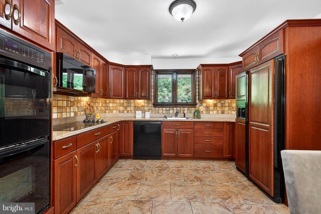Image 16 of property listing at 17201 WHITELEY RD, Monkton, MD 21111