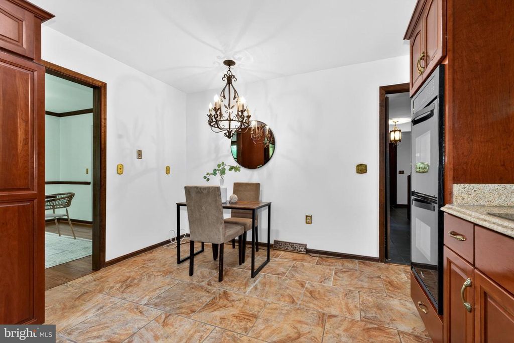 Image 17 of property listing at 17201 WHITELEY RD, Monkton, MD 21111