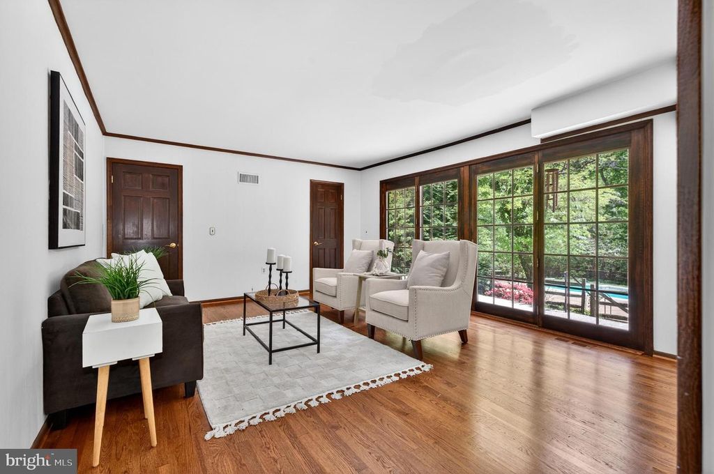 Image 18 of property listing at 17201 WHITELEY RD, Monkton, MD 21111