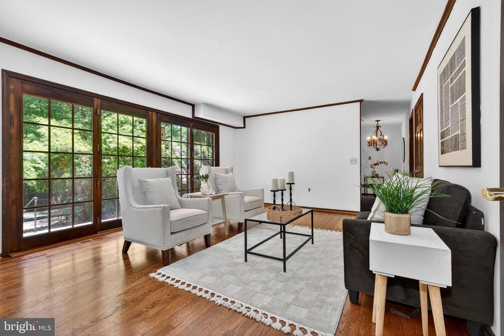 Image 19 of property listing at 17201 WHITELEY RD, Monkton, MD 21111
