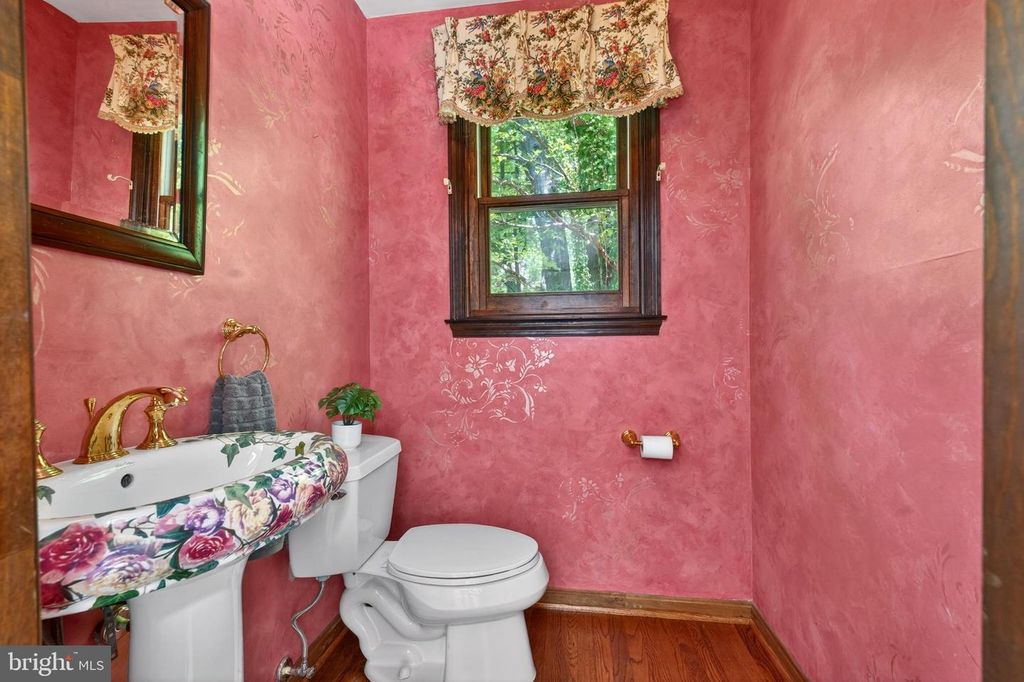 Image 20 of property listing at 17201 WHITELEY RD, Monkton, MD 21111