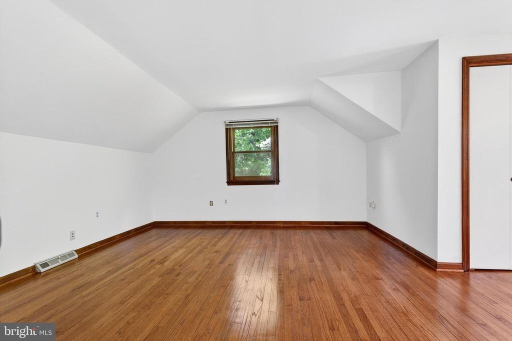 Image 25 of property listing at 17201 WHITELEY RD, Monkton, MD 21111