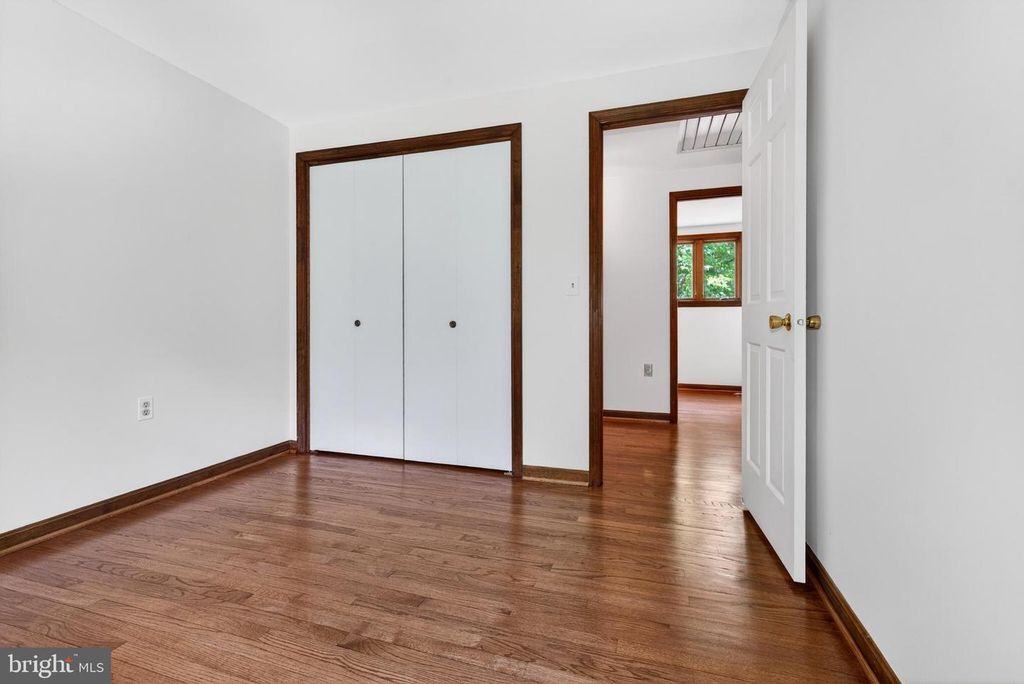 Image 31 of property listing at 17201 WHITELEY RD, Monkton, MD 21111