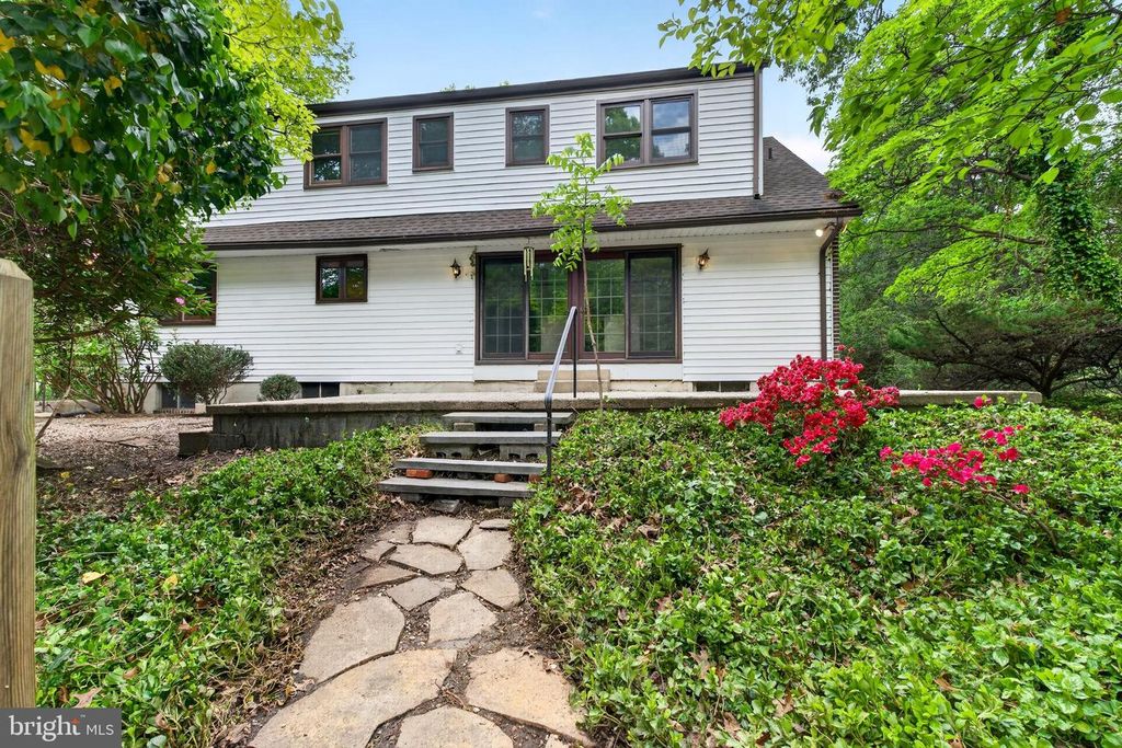 Image 32 of property listing at 17201 WHITELEY RD, Monkton, MD 21111