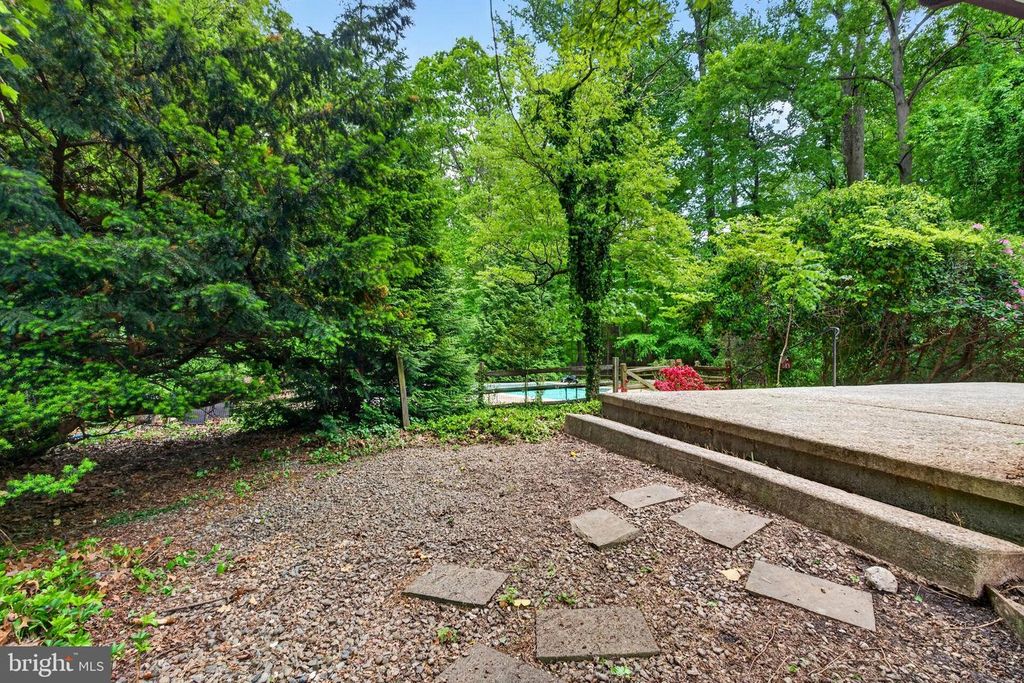 Image 34 of property listing at 17201 WHITELEY RD, Monkton, MD 21111