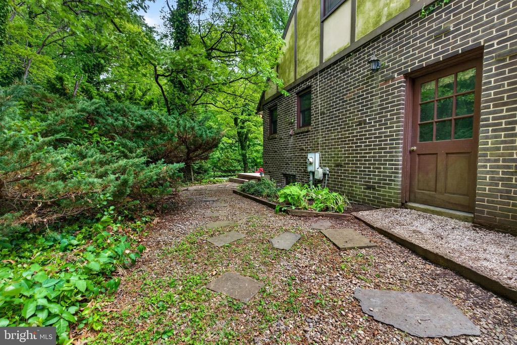 Image 35 of property listing at 17201 WHITELEY RD, Monkton, MD 21111