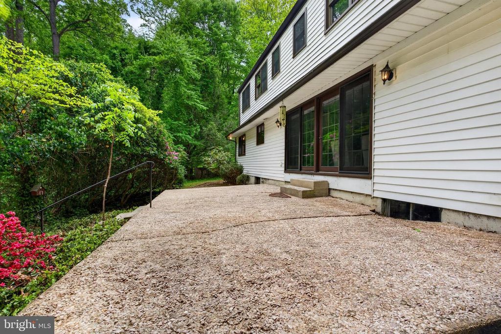 Image 36 of property listing at 17201 WHITELEY RD, Monkton, MD 21111