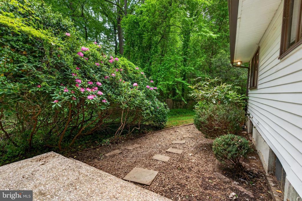 Image 37 of property listing at 17201 WHITELEY RD, Monkton, MD 21111