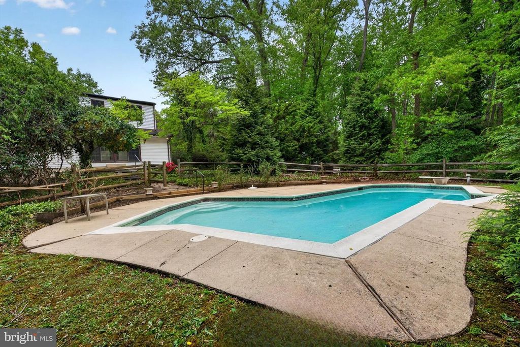Image 39 of property listing at 17201 WHITELEY RD, Monkton, MD 21111