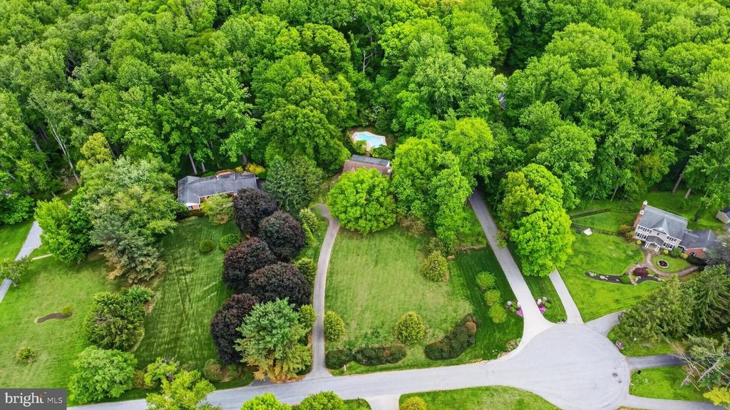 Image 4 of property listing at 17201 WHITELEY RD, Monkton, MD 21111