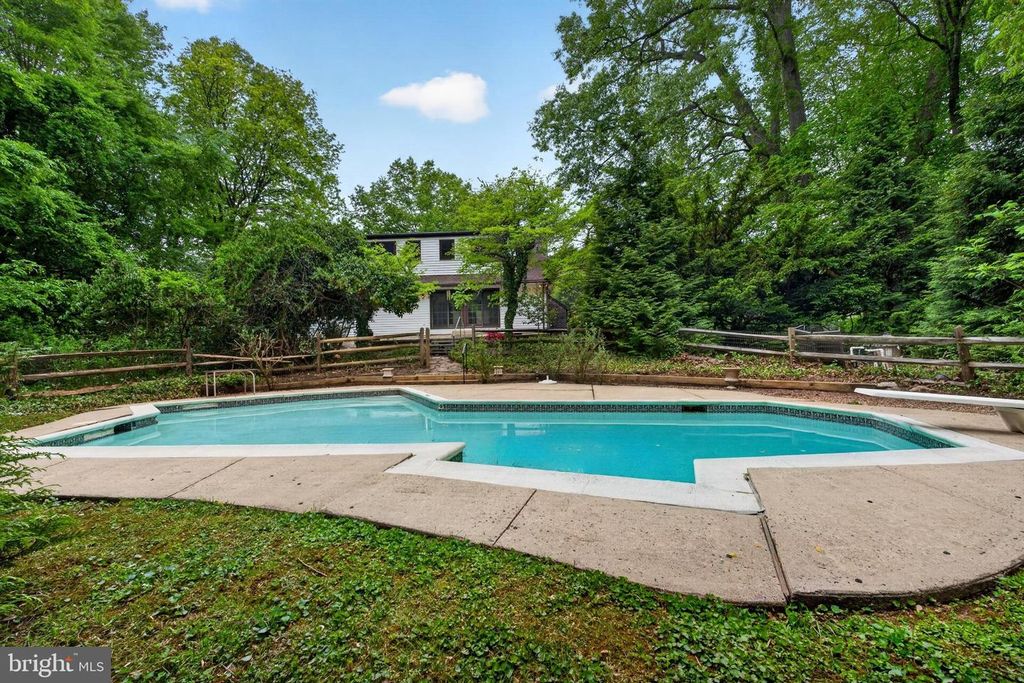 Image 40 of property listing at 17201 WHITELEY RD, Monkton, MD 21111
