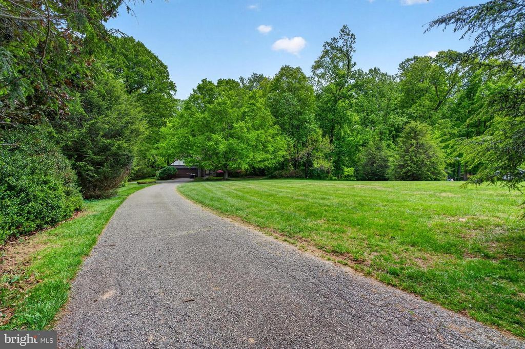 Image 42 of property listing at 17201 WHITELEY RD, Monkton, MD 21111
