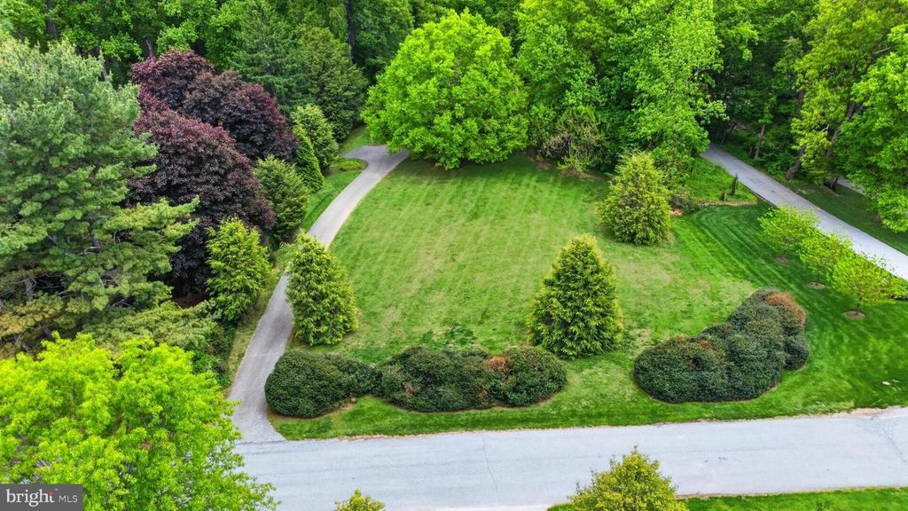 Image 6 of property listing at 17201 WHITELEY RD, Monkton, MD 21111