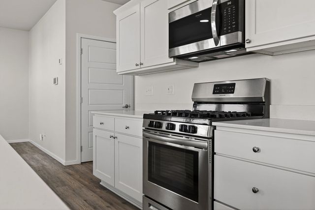 1007 N Viewmont Rd, Greenacres, WA 99016
