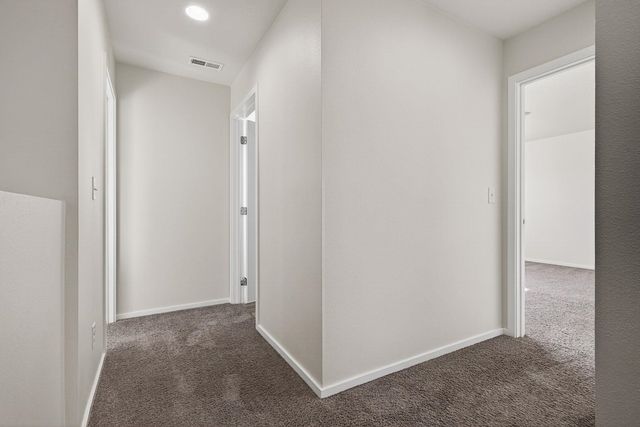 1007 N Viewmont Rd, Greenacres, WA 99016