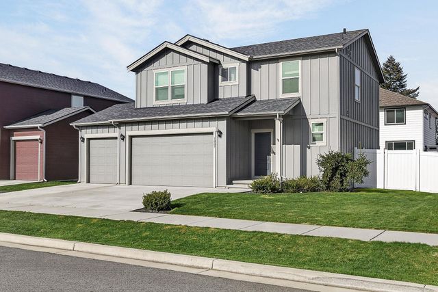 1007 N Viewmont Rd, Greenacres, WA 99016