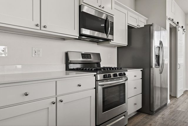 1007 N Viewmont Rd, Greenacres, WA 99016