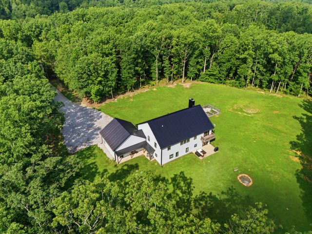 1658 Apache Trl, Pegram, TN 37143