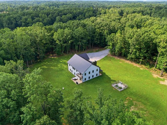 1658 Apache Trl, Pegram, TN 37143
