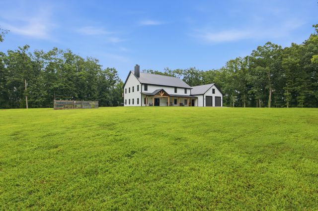 1658 Apache Trl, Pegram, TN 37143
