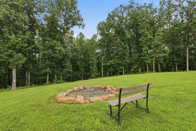1658 Apache Trl, Pegram, TN 37143