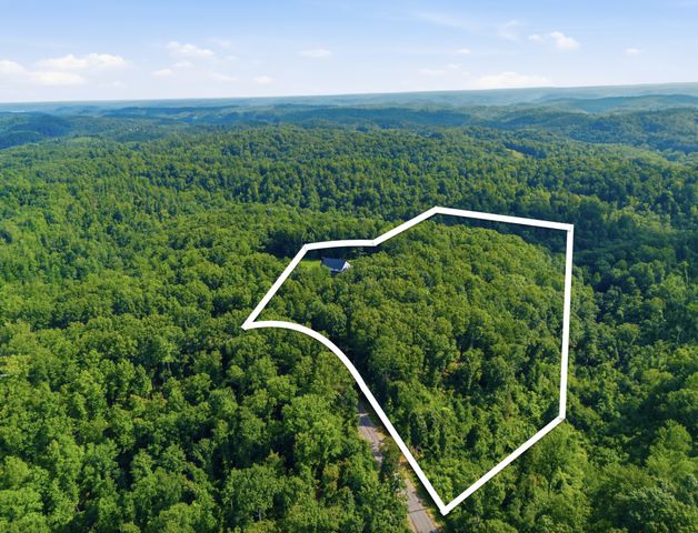 1658 Apache Trl, Pegram, TN 37143