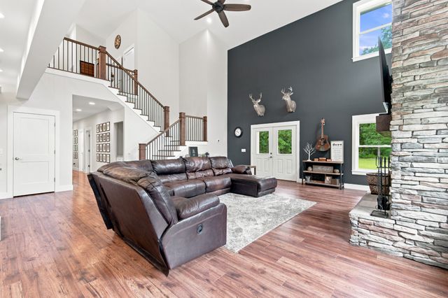 1658 Apache Trl, Pegram, TN 37143