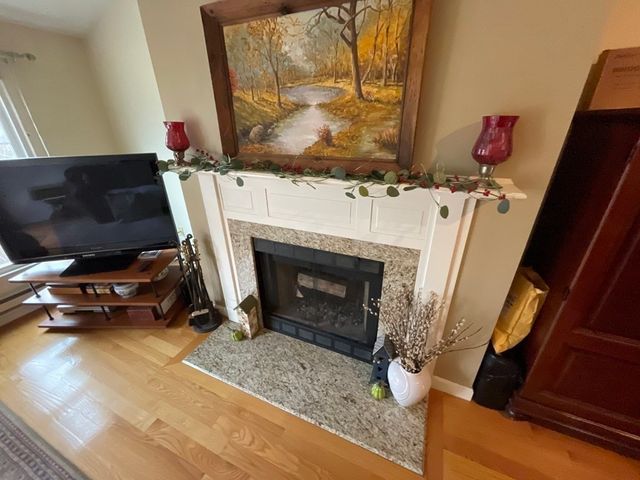 28 Essex Green Lane D, Peabody, MA 01960