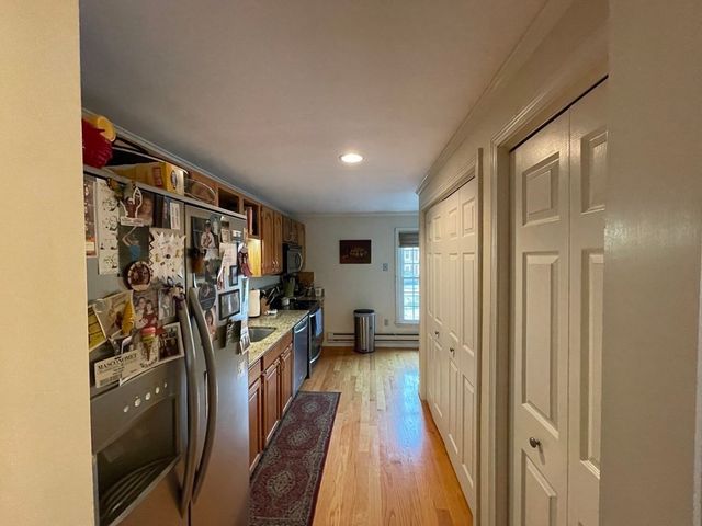 28 Essex Green Lane D, Peabody, MA 01960