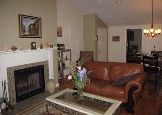 28 Essex Green Lane D, Peabody, MA 01960