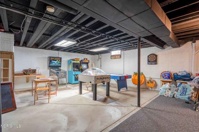 7446 Timbers Boulevard, Waterville, OH 43566