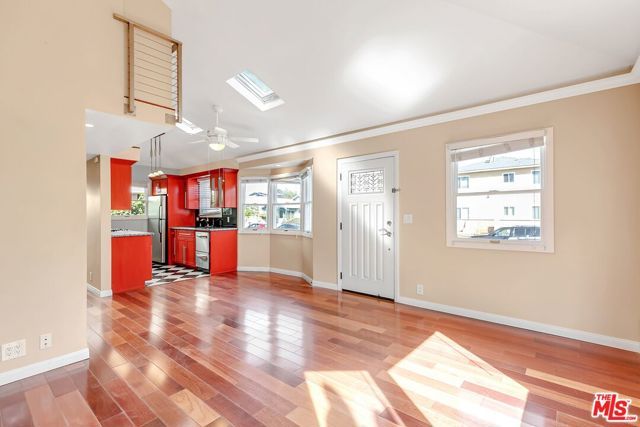 325 Vernon Avenue 1, Venice (los Angeles), CA 90291