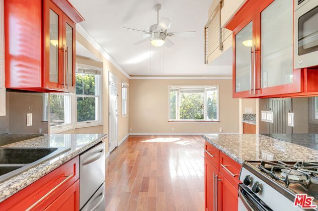 325 Vernon Avenue 1, Venice (los Angeles), CA 90291