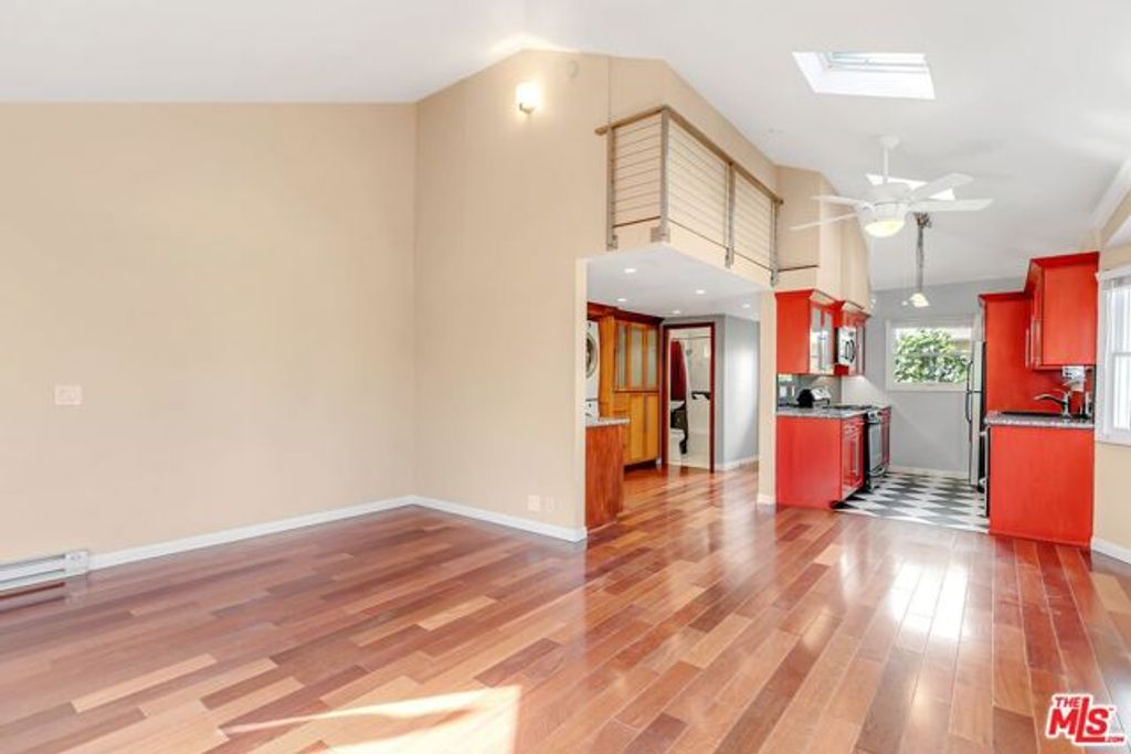 325 Vernon Avenue 1, Venice (los Angeles), CA 90291