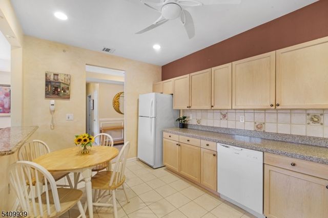 375 Rifle Camp Rd 307, Woodland Park, NJ 07424