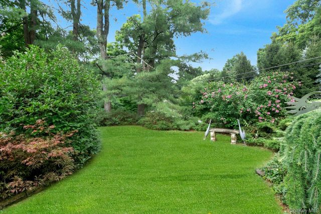 2 Lakeview Avenue W, Cortlandt Manor, NY 10567