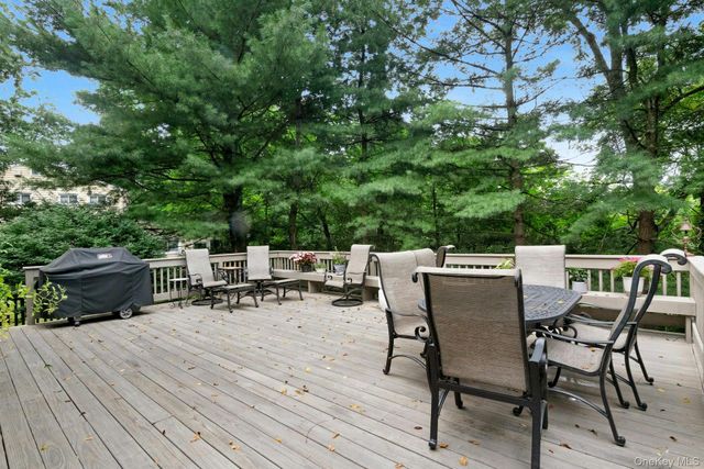 2 Lakeview Avenue W, Cortlandt Manor, NY 10567