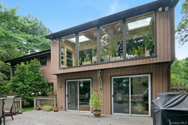 2 Lakeview Avenue W, Cortlandt Manor, NY 10567