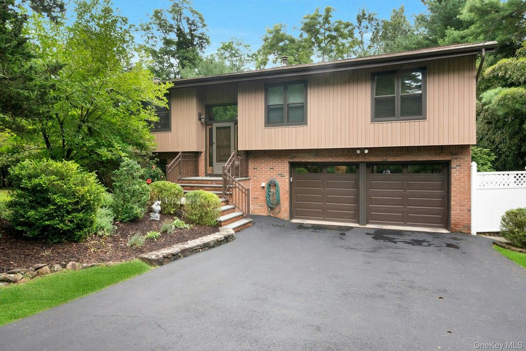 2 Lakeview Avenue W, Cortlandt Manor, NY 10567 — exterior