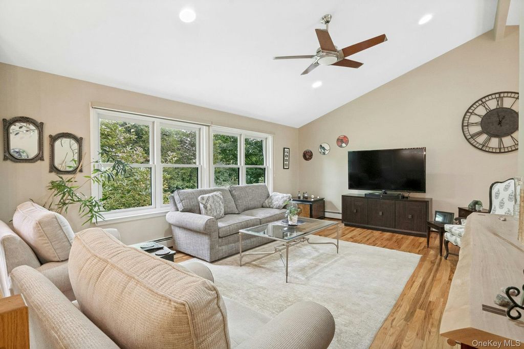 2 Lakeview Avenue W, Cortlandt Manor, NY 10567 — photo 5