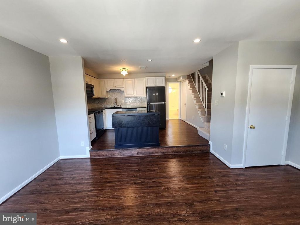 96 N BEDFORD ST #B, Arlington, VA 22201