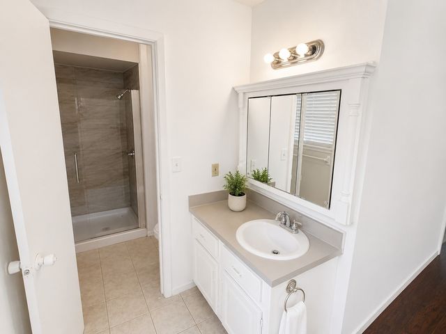 5410 Kings Manor Drive, Lake Dallas, TX 75065